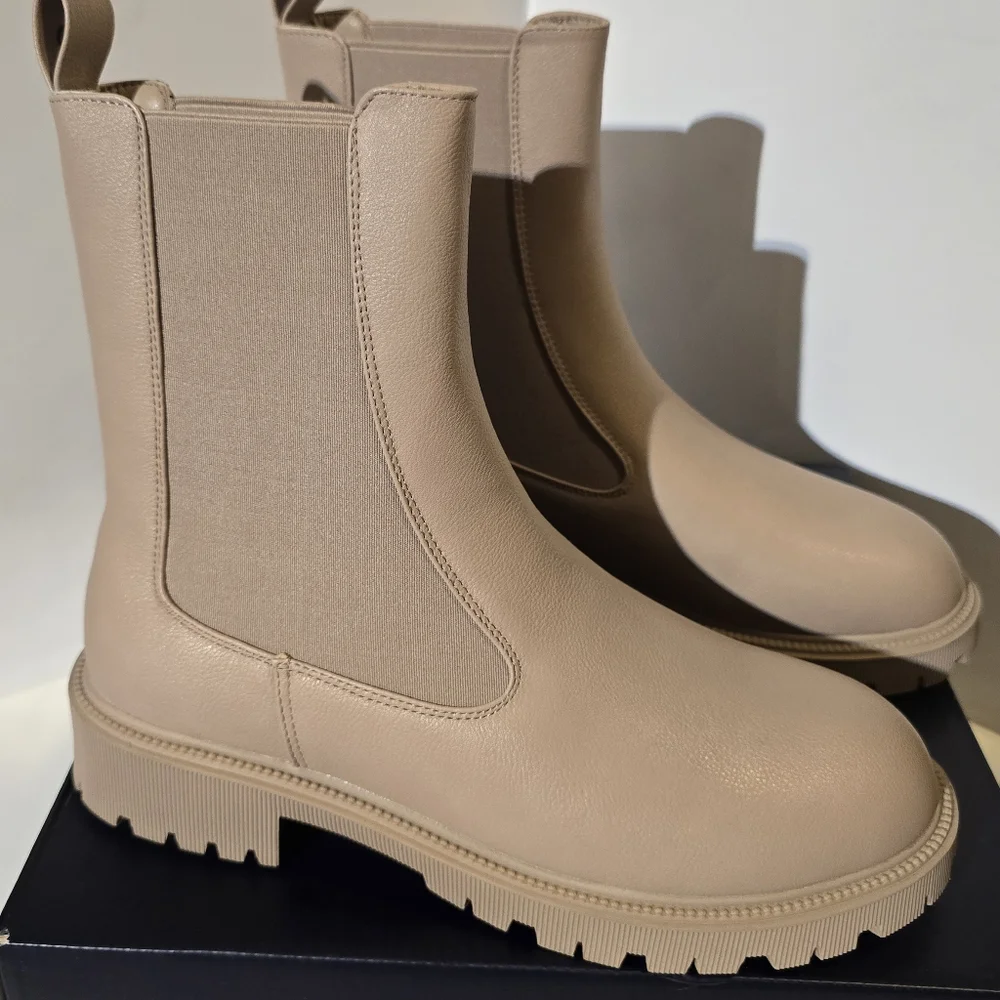 French Connection Women's Reyah Chelsea Lug Sole Boots, Size 8.5. Taupe color.F - Picture 11 of 12